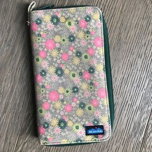KAVU Wallet - Like New
